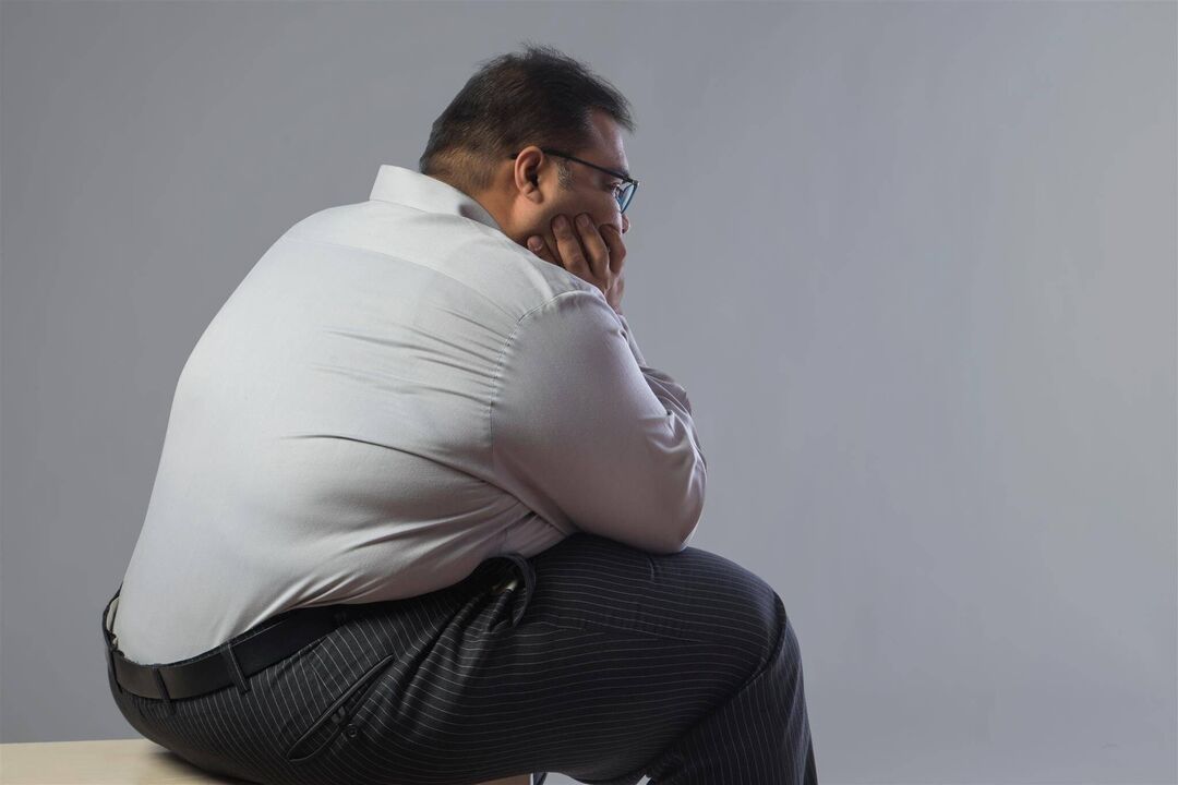 Fettleibigkeit bringt bei einer Person psychophysische Beschwerden mit sich